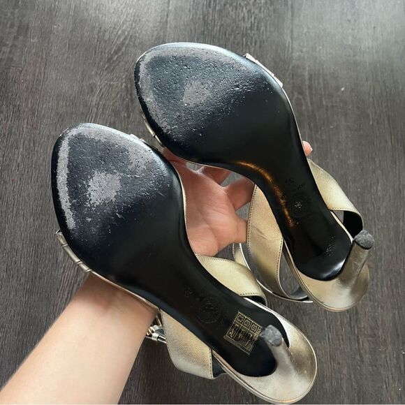 VERSACE Medusa Runway Strappy Metallic Silver Medusae Mediallion Heels SZ 39 US9 - Picture 5 of 9